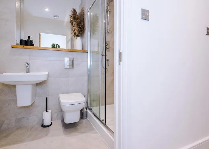 Centre Flat With A Terrace * 利兹