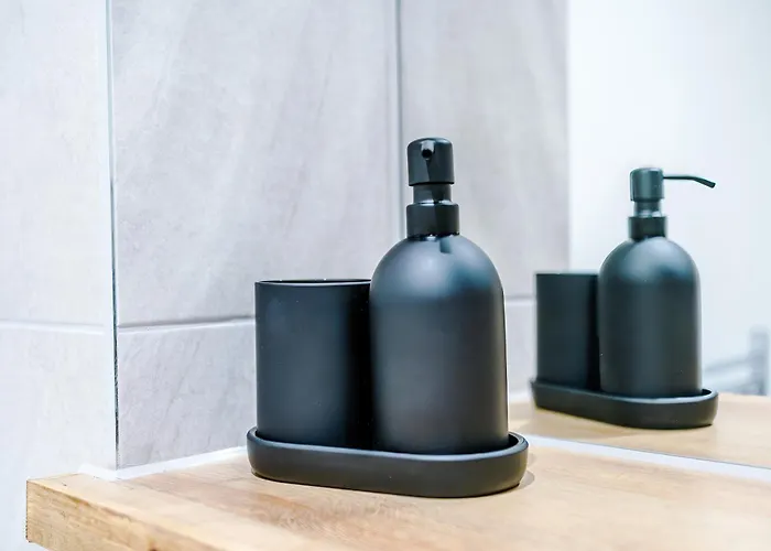 Centre Flat With A Terrace * 利兹