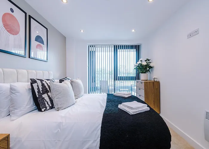 Centre Flat With A Terrace * 利兹