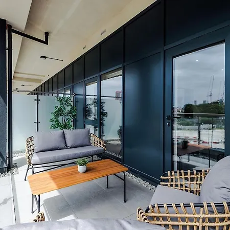 Centre Flat With A Terrace Leeds (West Yorkshire)