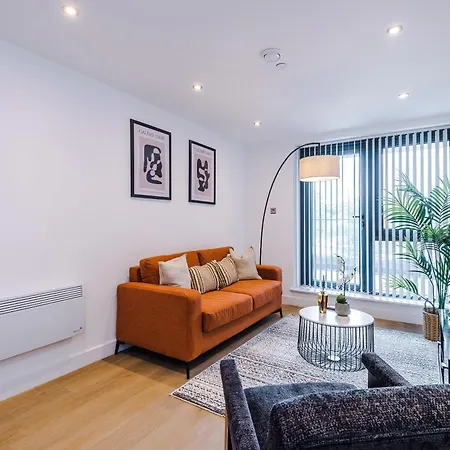 Centre Flat With A Terrace Leeds (West Yorkshire)