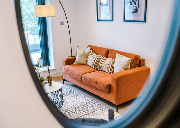 Centre Flat With A Terrace Апартаменти Лідс